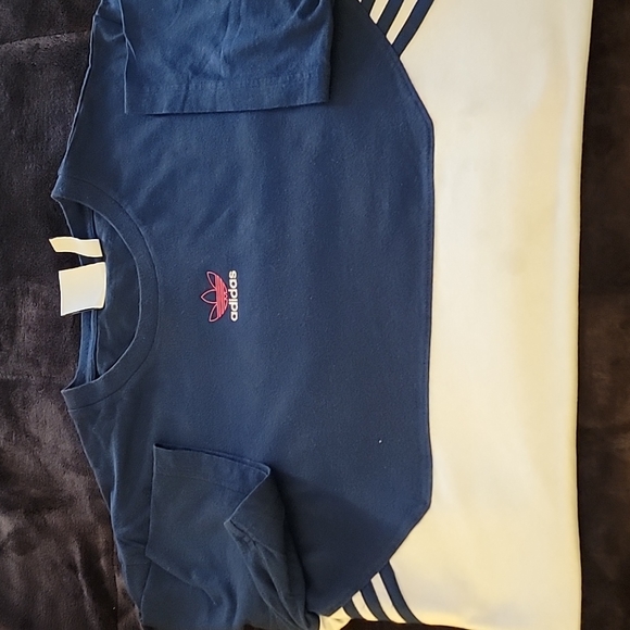 Adidas XL Short and T-shirt set. - Picture 2 of 5